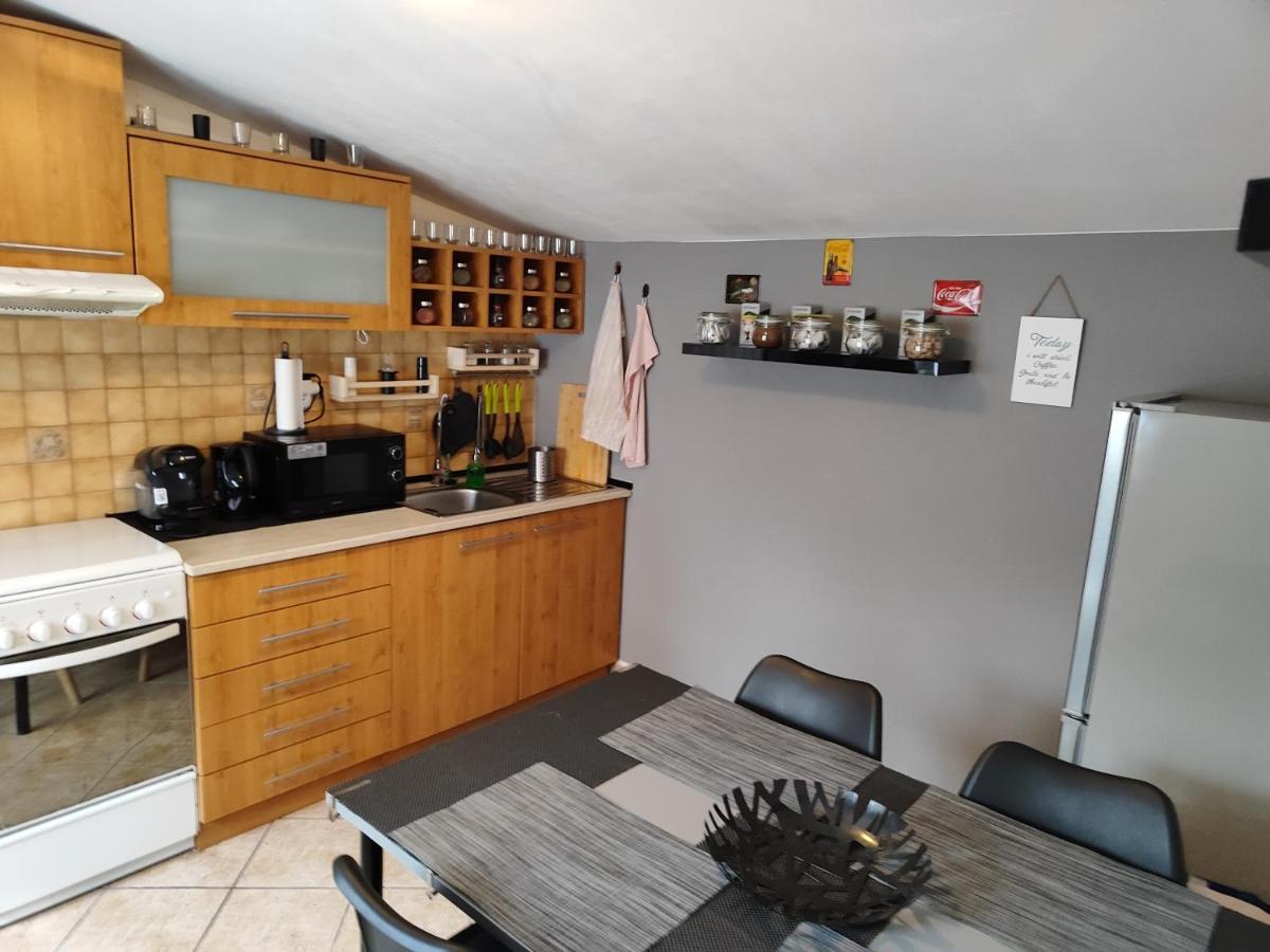 Ferienwohnung Domov Carlotka Pressburg Exterior foto